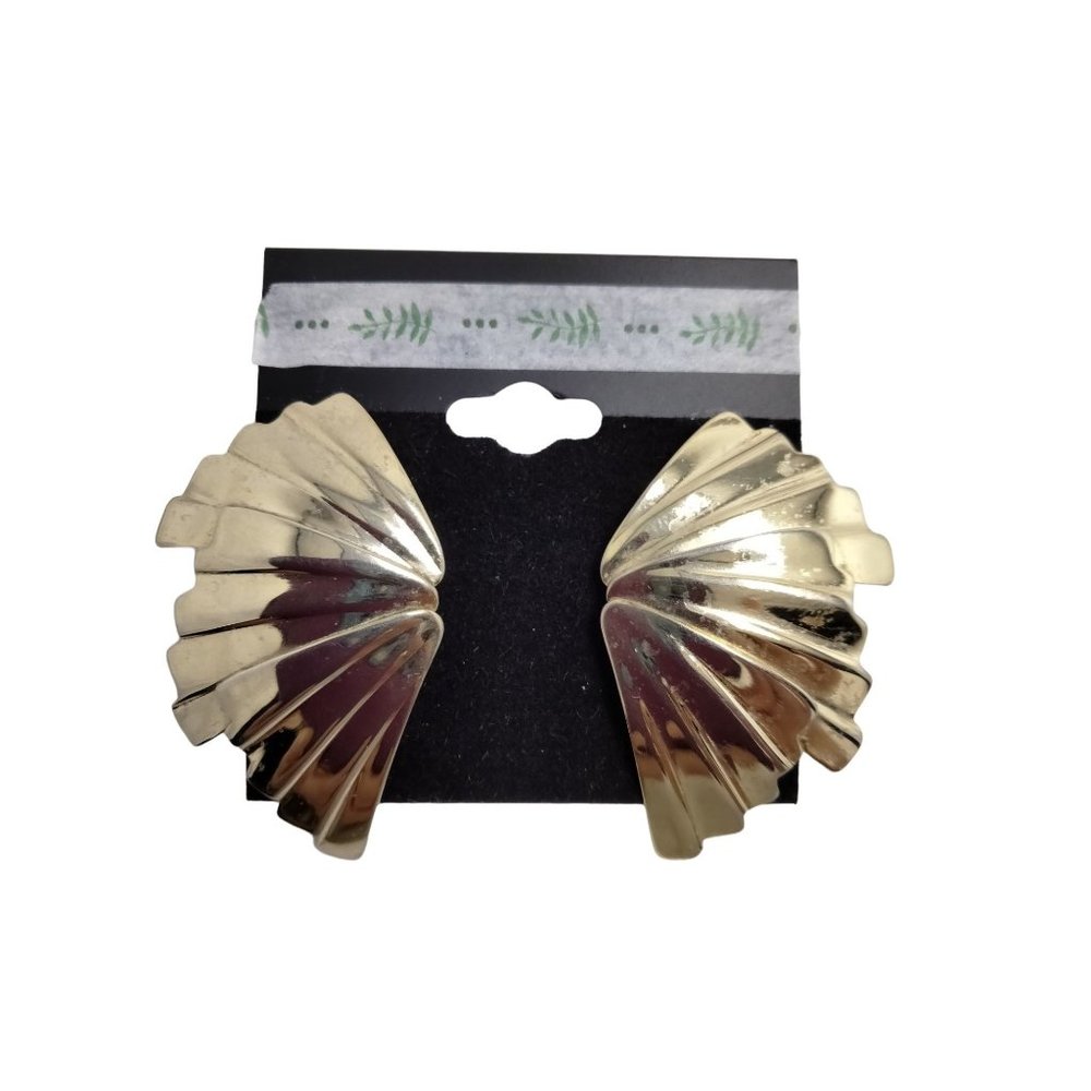 Fan Shaped Post Earrings Gold Tone Vintage